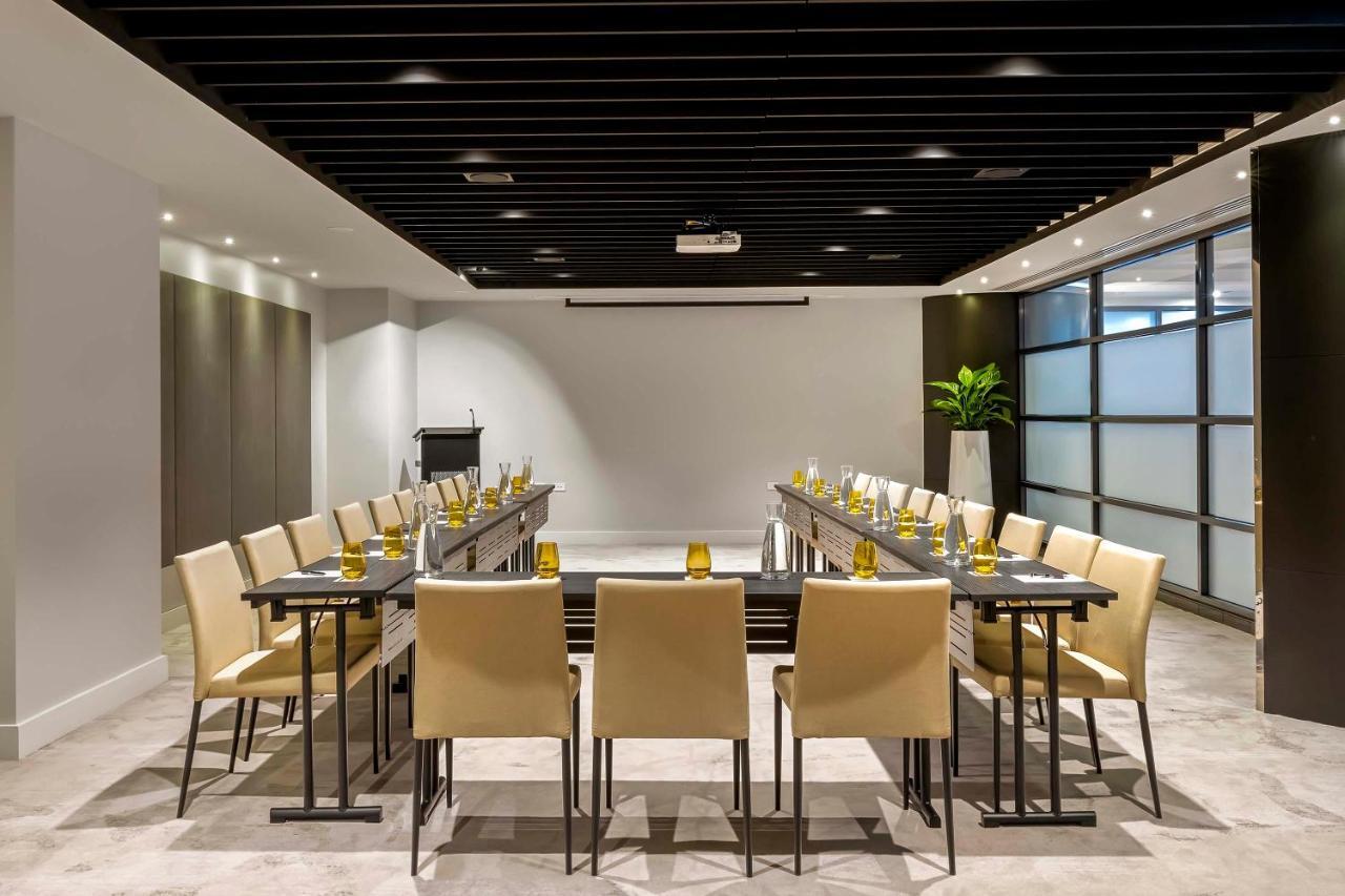 Peppers Waymouth Hotel Adelaide Exterior foto Meeting room