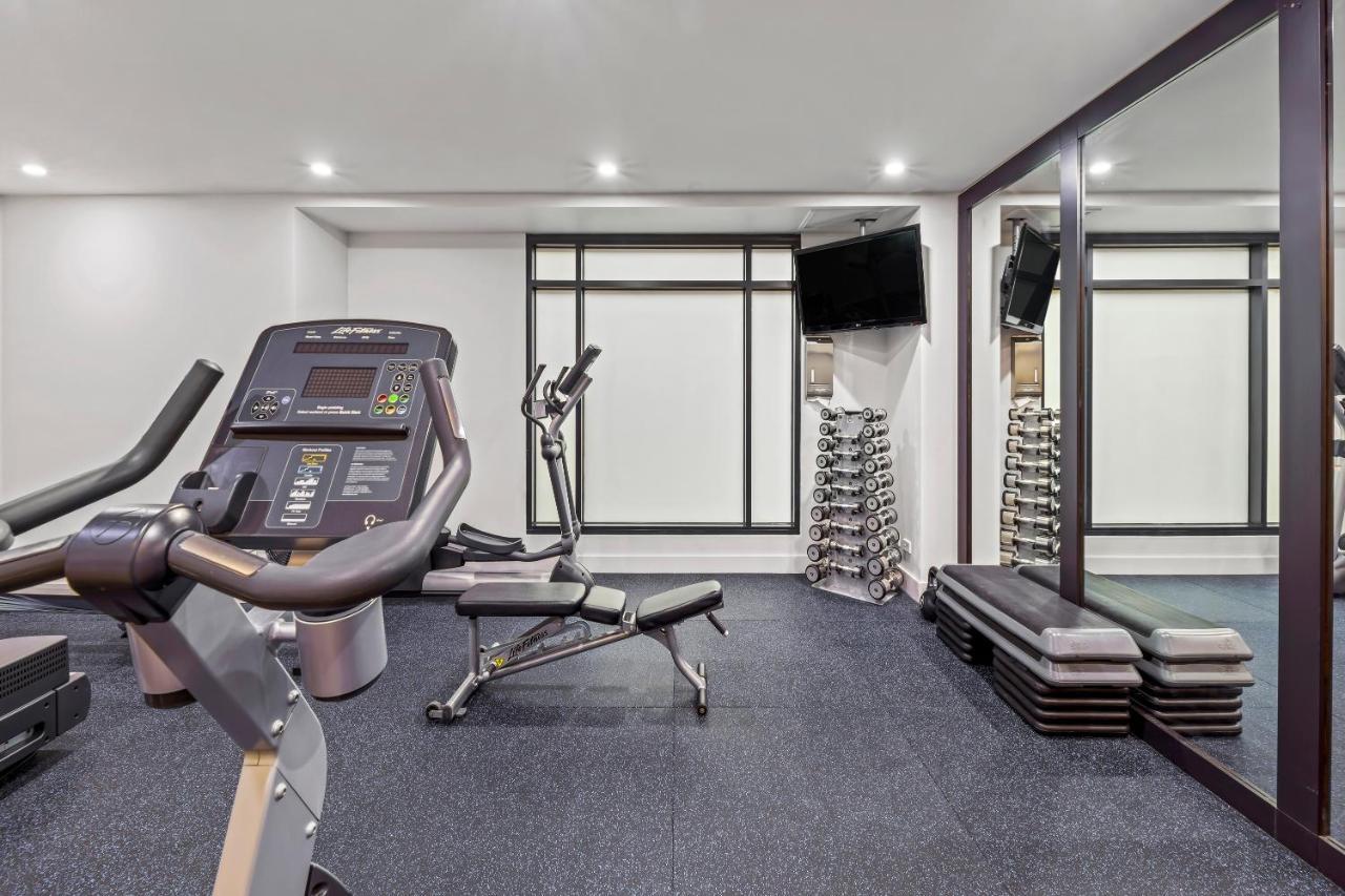 Peppers Waymouth Hotel Adelaide Exterior foto The gym at the hotel